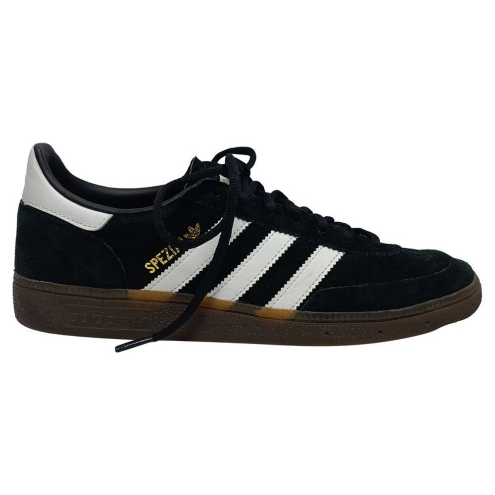 Adidas Handball Spezial Low-Top Sneakers in Black Suede